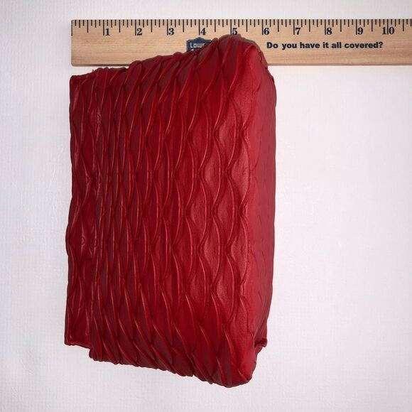 Red Scalloped Cosmetic Bag - Picture 13 of 13